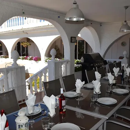 Villa Los Arcos